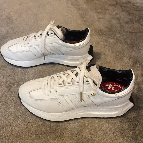 Adidas Women’s Retropy E5 Shoes, Off White/ Off White/ Gold Metallic, 7 - Picture 4 of 6